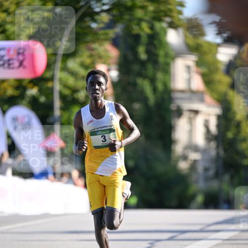 07.09.2025 - BARMER Alsterlauf Dr. Thomas Lammeyer http://msf.ph/oto/8704897 07.09.2025 09:16:40 Laufen 2, 3 meine-sportfotos.de
