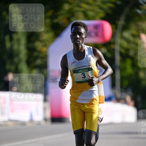 07.09.2025 - BARMER Alsterlauf Dr. Thomas Lammeyer http://msf.ph/oto/8704902 07.09.2025 09:16:41 Laufen 2, 36, 3 meine-sportfotos.de