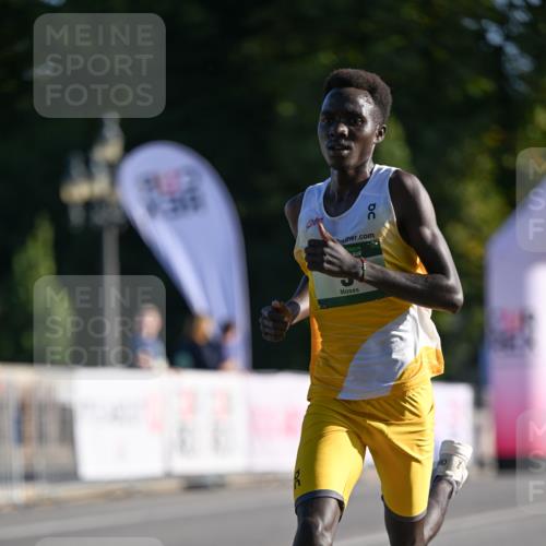 07.09.2025 - BARMER Alsterlauf Dr. Thomas Lammeyer http://msf.ph/oto/8704906 07.09.2025 09:16:41 Laufen  meine-sportfotos.de