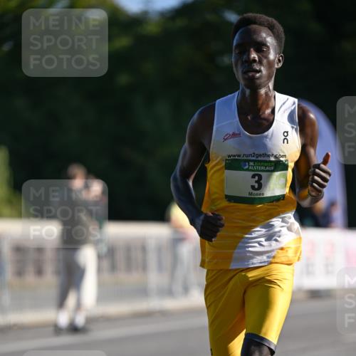 07.09.2025 - BARMER Alsterlauf Dr. Thomas Lammeyer http://msf.ph/oto/8704909 07.09.2025 09:16:42 Laufen 2, 10, 36 meine-sportfotos.de