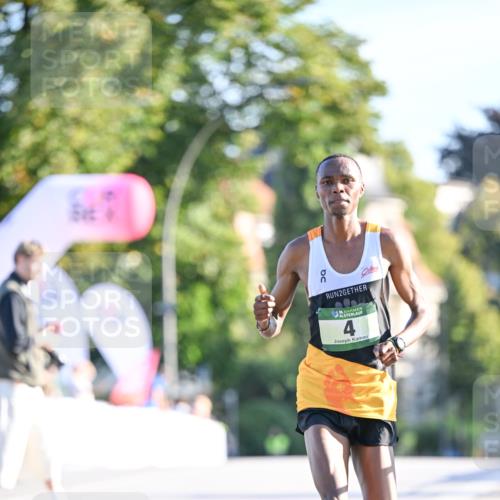 07.09.2025 - BARMER Alsterlauf Dr. Thomas Lammeyer http://msf.ph/oto/8704944 07.09.2025 09:16:59 Laufen 2, 136 meine-sportfotos.de