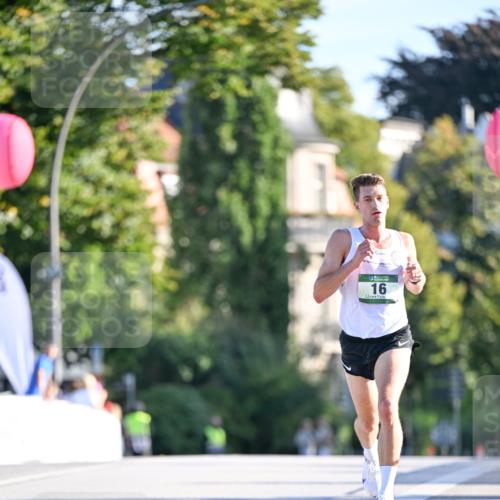 07.09.2025 - BARMER Alsterlauf Dr. Thomas Lammeyer http://msf.ph/oto/8704978 07.09.2025 09:17:43 Laufen 16 meine-sportfotos.de
