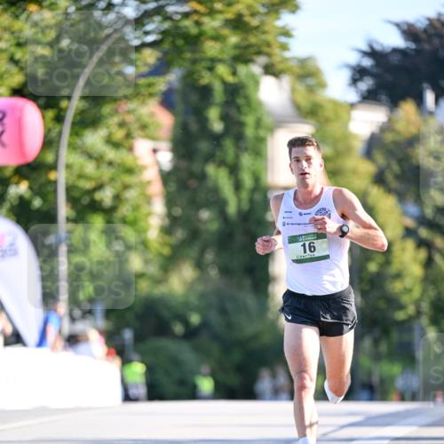 07.09.2025 - BARMER Alsterlauf Dr. Thomas Lammeyer http://msf.ph/oto/8704981 07.09.2025 09:17:44 Laufen 16 meine-sportfotos.de