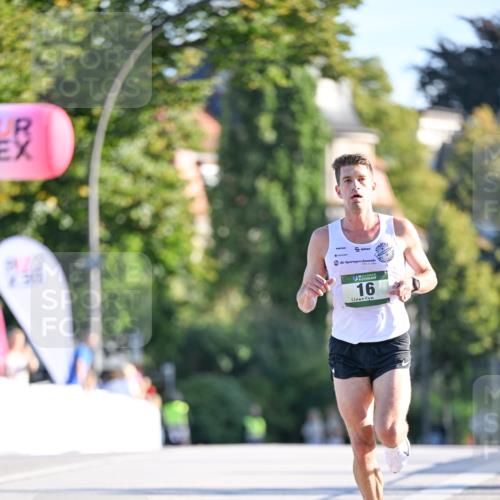07.09.2025 - BARMER Alsterlauf Dr. Thomas Lammeyer http://msf.ph/oto/8704982 07.09.2025 09:17:44 Laufen 16 meine-sportfotos.de