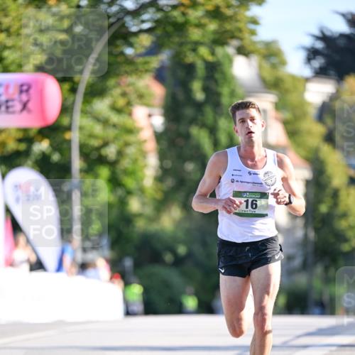 07.09.2025 - BARMER Alsterlauf Dr. Thomas Lammeyer http://msf.ph/oto/8704984 07.09.2025 09:17:44 Laufen 15, 16 meine-sportfotos.de