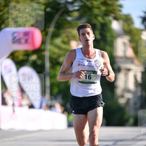 07.09.2025 - BARMER Alsterlauf Dr. Thomas Lammeyer http://msf.ph/oto/8704989 07.09.2025 09:17:45 Laufen 36, 16 meine-sportfotos.de