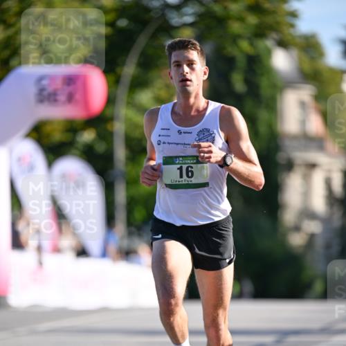 07.09.2025 - BARMER Alsterlauf Dr. Thomas Lammeyer http://msf.ph/oto/8704990 07.09.2025 09:17:45 Laufen 36, 16 meine-sportfotos.de