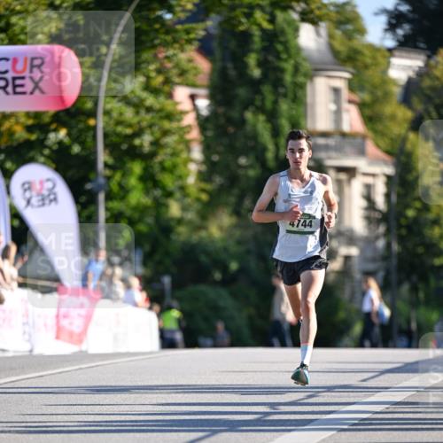 07.09.2025 - BARMER Alsterlauf Dr. Thomas Lammeyer http://msf.ph/oto/8705047 07.09.2025 09:18:36 Laufen 4744 meine-sportfotos.de