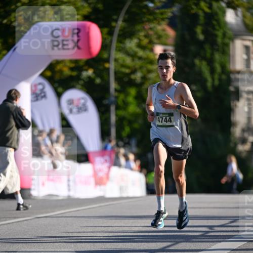 07.09.2025 - BARMER Alsterlauf Dr. Thomas Lammeyer http://msf.ph/oto/8705054 07.09.2025 09:18:37 Laufen 4744 meine-sportfotos.de