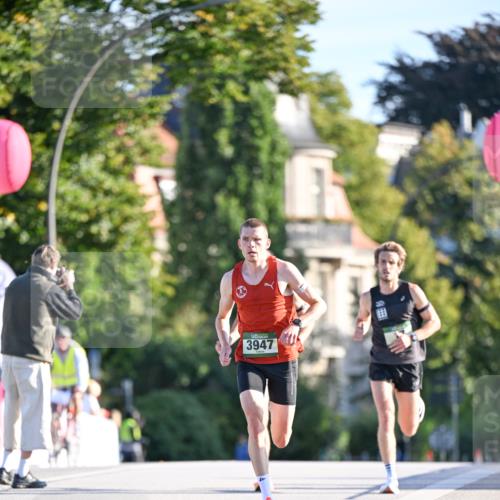 07.09.2025 - BARMER Alsterlauf Dr. Thomas Lammeyer http://msf.ph/oto/8705069 07.09.2025 09:18:50 Laufen 3947 meine-sportfotos.de