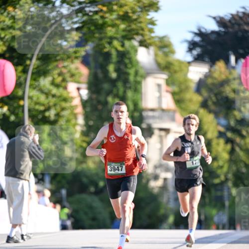 07.09.2025 - BARMER Alsterlauf Dr. Thomas Lammeyer http://msf.ph/oto/8705071 07.09.2025 09:18:50 Laufen 3947 meine-sportfotos.de
