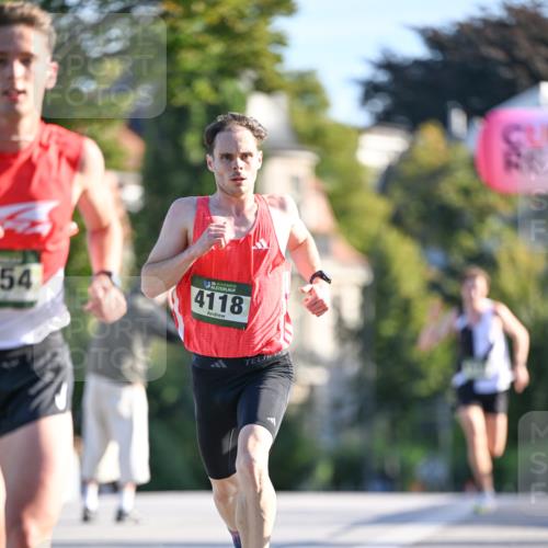 07.09.2025 - BARMER Alsterlauf Dr. Thomas Lammeyer http://msf.ph/oto/8705144 07.09.2025 09:19:10 Laufen 54, 136, 4118 meine-sportfotos.de