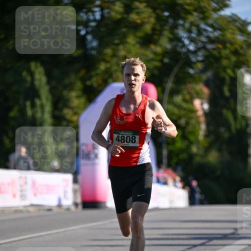 07.09.2025 - BARMER Alsterlauf Dr. Thomas Lammeyer http://msf.ph/oto/8705305 07.09.2025 09:20:10 Laufen 4808 meine-sportfotos.de