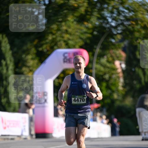 07.09.2025 - BARMER Alsterlauf Dr. Thomas Lammeyer http://msf.ph/oto/8705346 07.09.2025 09:20:25 Laufen 4470 meine-sportfotos.de