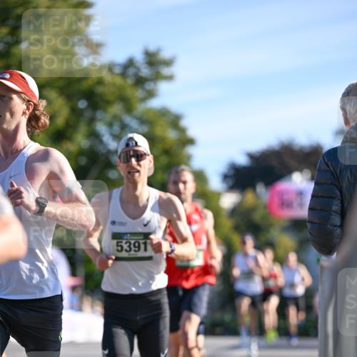 07.09.2025 - BARMER Alsterlauf Dr. Thomas Lammeyer http://msf.ph/oto/8705376 07.09.2025 09:20:31 Laufen 5391 meine-sportfotos.de