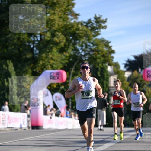 07.09.2025 - BARMER Alsterlauf Dr. Thomas Lammeyer http://msf.ph/oto/8705389 07.09.2025 09:20:34 Laufen 5390, 8204 meine-sportfotos.de