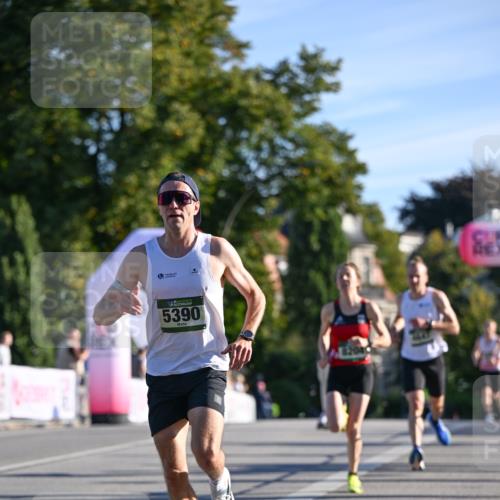 07.09.2025 - BARMER Alsterlauf Dr. Thomas Lammeyer http://msf.ph/oto/8705393 07.09.2025 09:20:34 Laufen 5390 meine-sportfotos.de