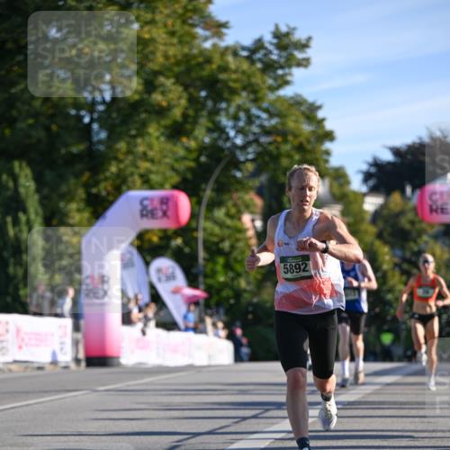 07.09.2025 - BARMER Alsterlauf Dr. Thomas Lammeyer http://msf.ph/oto/8705423 07.09.2025 09:20:40 Laufen 5892 meine-sportfotos.de