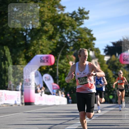 07.09.2025 - BARMER Alsterlauf Dr. Thomas Lammeyer http://msf.ph/oto/8705424 07.09.2025 09:20:40 Laufen 5892 meine-sportfotos.de