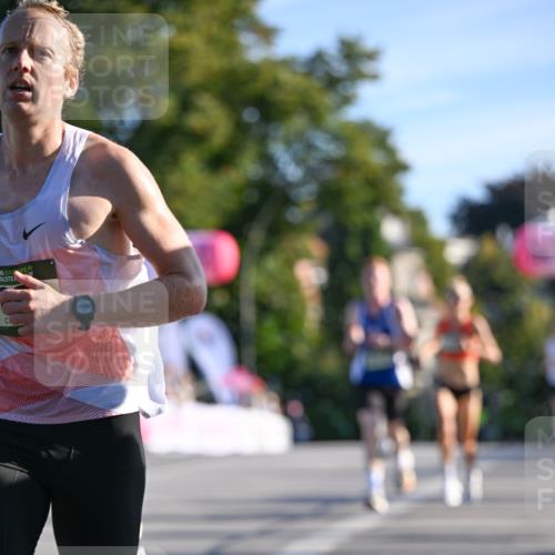 07.09.2025 - BARMER Alsterlauf Dr. Thomas Lammeyer http://msf.ph/oto/8705431 07.09.2025 09:20:42 Laufen 36 meine-sportfotos.de