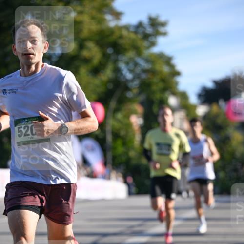 07.09.2025 - BARMER Alsterlauf Dr. Thomas Lammeyer http://msf.ph/oto/8705482 07.09.2025 09:20:50 Laufen 36, 520, 554 meine-sportfotos.de
