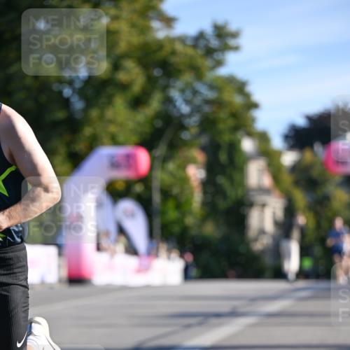07.09.2025 - BARMER Alsterlauf Dr. Thomas Lammeyer http://msf.ph/oto/8705543 07.09.2025 09:21:03 Laufen  meine-sportfotos.de