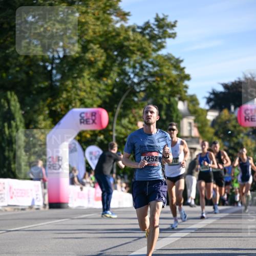 07.09.2025 - BARMER Alsterlauf Dr. Thomas Lammeyer http://msf.ph/oto/8705550 07.09.2025 09:21:10 Laufen 4252 meine-sportfotos.de