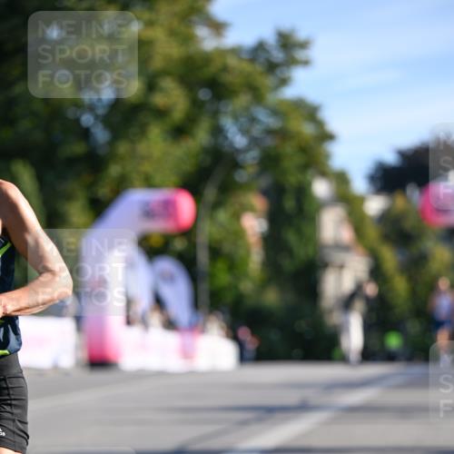07.09.2025 - BARMER Alsterlauf Dr. Thomas Lammeyer http://msf.ph/oto/8705606 07.09.2025 09:21:18 Laufen  meine-sportfotos.de