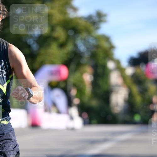 07.09.2025 - BARMER Alsterlauf Dr. Thomas Lammeyer http://msf.ph/oto/8705707 07.09.2025 09:21:38 Laufen  meine-sportfotos.de