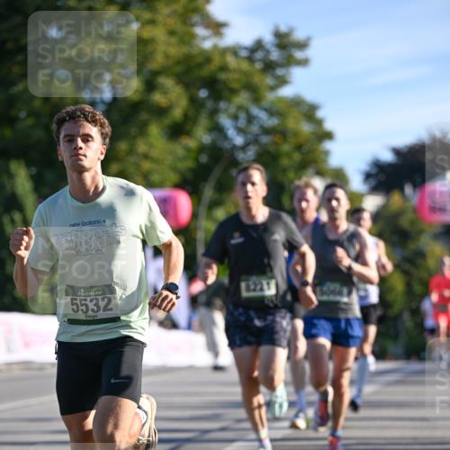 07.09.2025 - BARMER Alsterlauf Dr. Thomas Lammeyer http://msf.ph/oto/8705827 07.09.2025 09:22:07 Laufen 20, 05, 136, 5532, 8221, 5066 meine-sportfotos.de