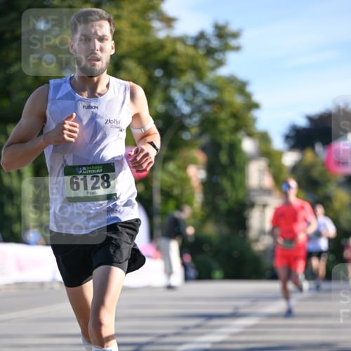 07.09.2025 - BARMER Alsterlauf Dr. Thomas Lammeyer http://msf.ph/oto/8705845 07.09.2025 09:22:10 Laufen 36, 6128 meine-sportfotos.de