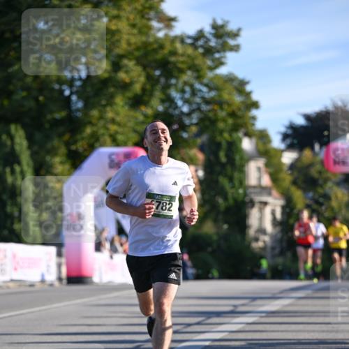 07.09.2025 - BARMER Alsterlauf Dr. Thomas Lammeyer http://msf.ph/oto/8705867 07.09.2025 09:22:15 Laufen 782 meine-sportfotos.de