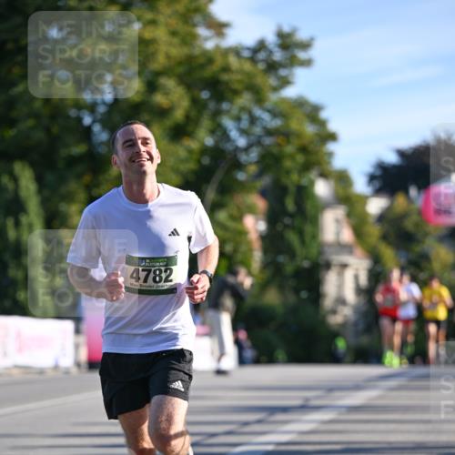 07.09.2025 - BARMER Alsterlauf Dr. Thomas Lammeyer http://msf.ph/oto/8705871 07.09.2025 09:22:15 Laufen 36, 4782 meine-sportfotos.de