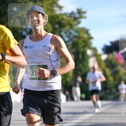 07.09.2025 - BARMER Alsterlauf Dr. Thomas Lammeyer http://msf.ph/oto/8705896 07.09.2025 09:22:23 Laufen 36, 31 meine-sportfotos.de