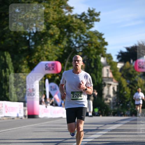 07.09.2025 - BARMER Alsterlauf Dr. Thomas Lammeyer http://msf.ph/oto/8705903 07.09.2025 09:22:26 Laufen 2704 meine-sportfotos.de
