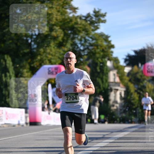 07.09.2025 - BARMER Alsterlauf Dr. Thomas Lammeyer http://msf.ph/oto/8705905 07.09.2025 09:22:26 Laufen 2704 meine-sportfotos.de