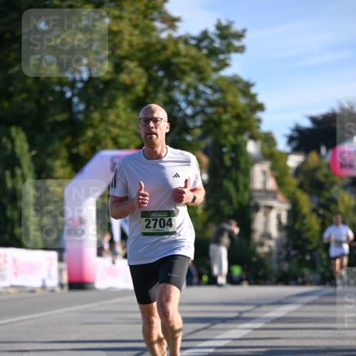 07.09.2025 - BARMER Alsterlauf Dr. Thomas Lammeyer http://msf.ph/oto/8705906 07.09.2025 09:22:26 Laufen 2704 meine-sportfotos.de