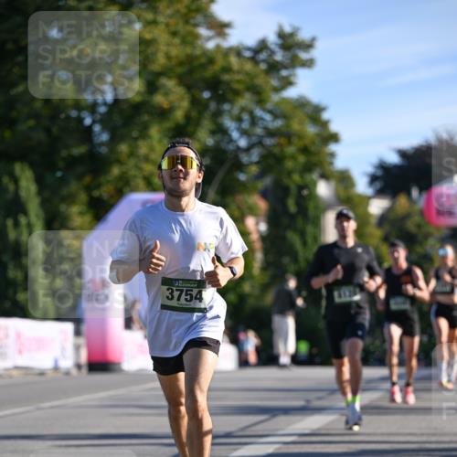 07.09.2025 - BARMER Alsterlauf Dr. Thomas Lammeyer http://msf.ph/oto/8705921 07.09.2025 09:22:32 Laufen 3754 meine-sportfotos.de
