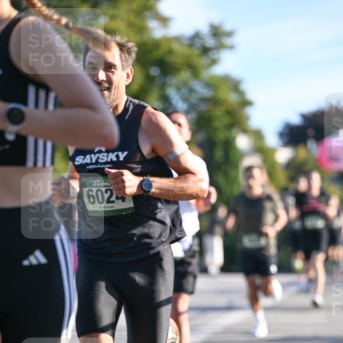07.09.2025 - BARMER Alsterlauf Dr. Thomas Lammeyer http://msf.ph/oto/8705946 07.09.2025 09:22:37 Laufen 6024 meine-sportfotos.de