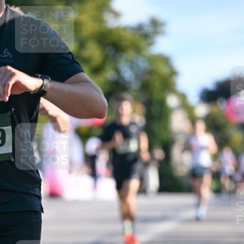 07.09.2025 - BARMER Alsterlauf Dr. Thomas Lammeyer http://msf.ph/oto/8705993 07.09.2025 09:22:45 Laufen 6, 9 meine-sportfotos.de