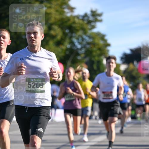 07.09.2025 - BARMER Alsterlauf Dr. Thomas Lammeyer http://msf.ph/oto/8706040 07.09.2025 09:22:54 Laufen 36, 5209 meine-sportfotos.de