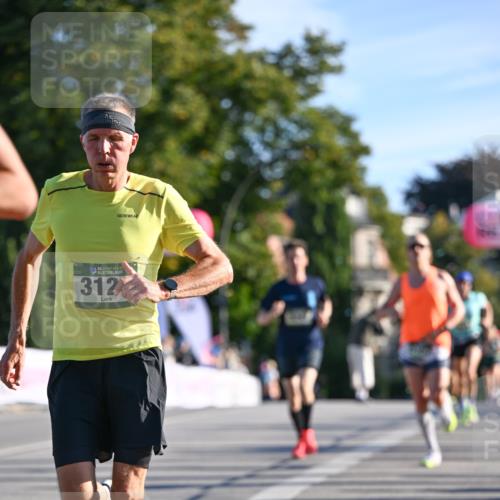 07.09.2025 - BARMER Alsterlauf Dr. Thomas Lammeyer http://msf.ph/oto/8706078 07.09.2025 09:23:00 Laufen 36, 312 meine-sportfotos.de