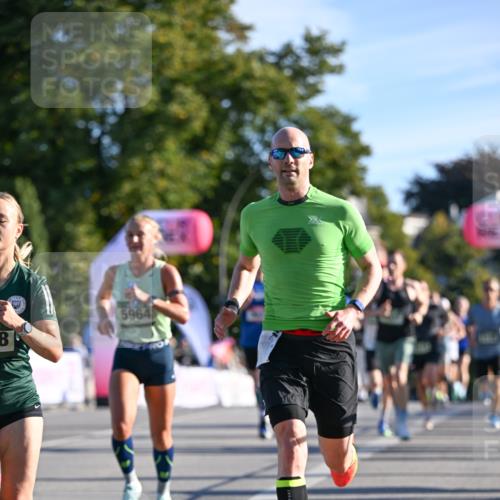 07.09.2025 - BARMER Alsterlauf Dr. Thomas Lammeyer http://msf.ph/oto/8706120 07.09.2025 09:23:09 Laufen 8, 5964 meine-sportfotos.de