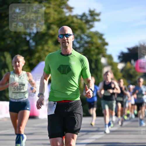 07.09.2025 - BARMER Alsterlauf Dr. Thomas Lammeyer http://msf.ph/oto/8706122 07.09.2025 09:23:09 Laufen 5964 meine-sportfotos.de