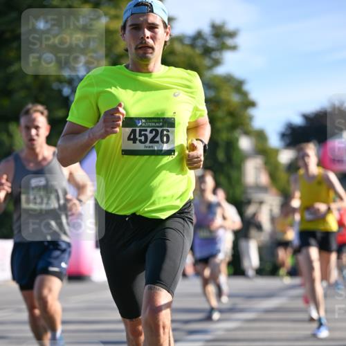 07.09.2025 - BARMER Alsterlauf Dr. Thomas Lammeyer http://msf.ph/oto/8706229 07.09.2025 09:23:33 Laufen 8437, 36, 4526 meine-sportfotos.de