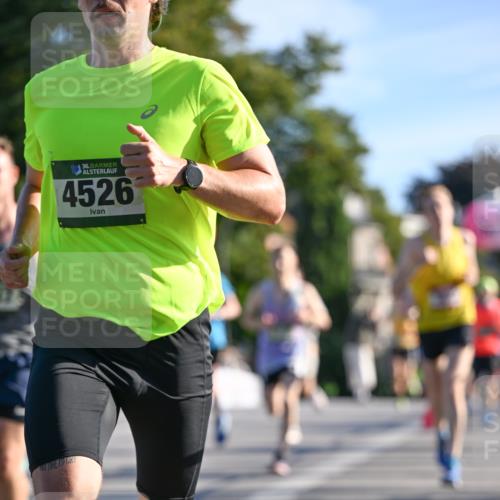 07.09.2025 - BARMER Alsterlauf Dr. Thomas Lammeyer http://msf.ph/oto/8706231 07.09.2025 09:23:33 Laufen 36, 4526 meine-sportfotos.de