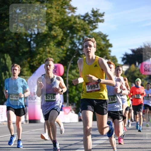 07.09.2025 - BARMER Alsterlauf Dr. Thomas Lammeyer http://msf.ph/oto/8706238 07.09.2025 09:23:35 Laufen 4676, 5716, 5993, 180 meine-sportfotos.de