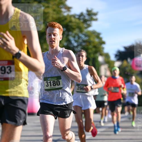 07.09.2025 - BARMER Alsterlauf Dr. Thomas Lammeyer http://msf.ph/oto/8706245 07.09.2025 09:23:36 Laufen 93, 3180, 296 meine-sportfotos.de