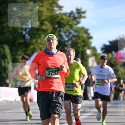 07.09.2025 - BARMER Alsterlauf Dr. Thomas Lammeyer http://msf.ph/oto/8706258 07.09.2025 09:23:38 Laufen 36, 3753, 3669 meine-sportfotos.de