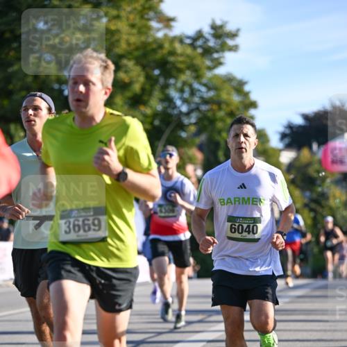 07.09.2025 - BARMER Alsterlauf Dr. Thomas Lammeyer http://msf.ph/oto/8706264 07.09.2025 09:23:39 Laufen 3669, 6040 meine-sportfotos.de